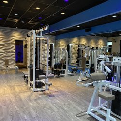 Body Solutions Personal Fitness and Wellness Studio - Training floor