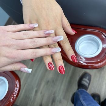 Diamond Nails & Lashes - Xmas nails - Nail Salons Near Me - Bakersfield, California