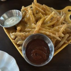 Noir Bistrot - Fries with cheddar