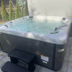 Tradewinds Spas - Hot tub