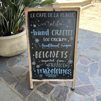 Le Cafe De La Plage - Beignets - Coffee & Tea Near Me - Malibu, California Le Cafe De La Plage - Beignets - Coffee & Tea Near Me - Malibu, California