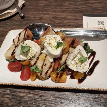 Bar Verde at Nordstrom - Tomatoes and Burrata - New American Near Me - Glendale, California Bar Verde at Nordstrom - Tomatoes and Burrata - New American Near Me - Glendale, California