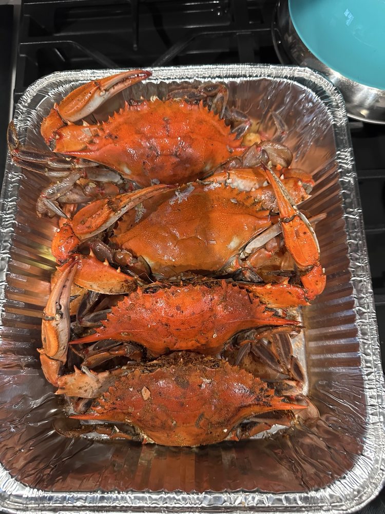 Crab Line Crab House Logo
