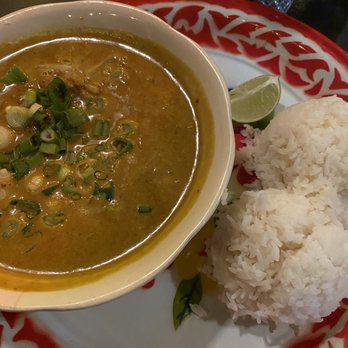 Aroi Mak Mak - Yellow curry - Cocktail Bars Near Me - Redlands, California