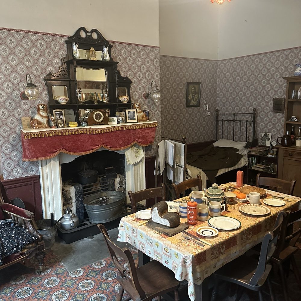 14 Henrietta Street - Restored room: family area - Art Museums Near Me - Dublin 1, D