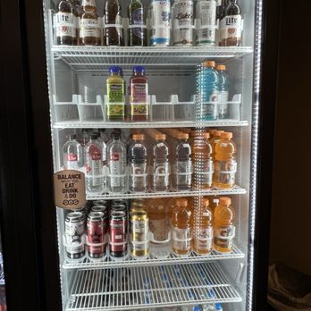 Embassy Suites by Hilton Valencia - Convenience store - Hotels Near Me - Valencia, California