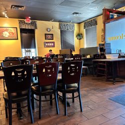 J's Cuisine - Dining area