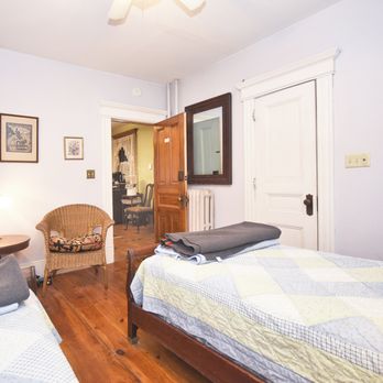 Blooming Inn - Bluebell Twin Bedroom - Vacation Rentals Near Me - Shelburne Falls, Massachusetts