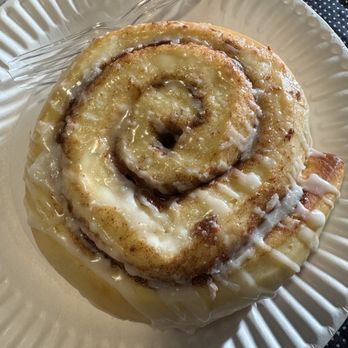 The Local Hub - Cinnamon bun - Breakfast & Brunch Near Me - Greenwood, Maine The Local Hub - Cinnamon bun - Breakfast & Brunch Near Me - Greenwood, Maine