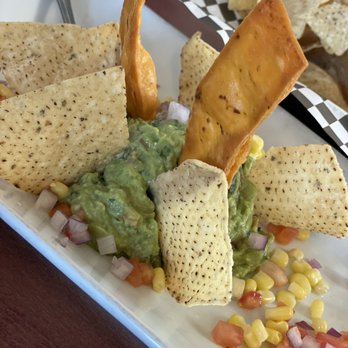 Hank's Tavern - Guacamole plate appetizer - Sports Bars Near Me - Muskegon, Michigan