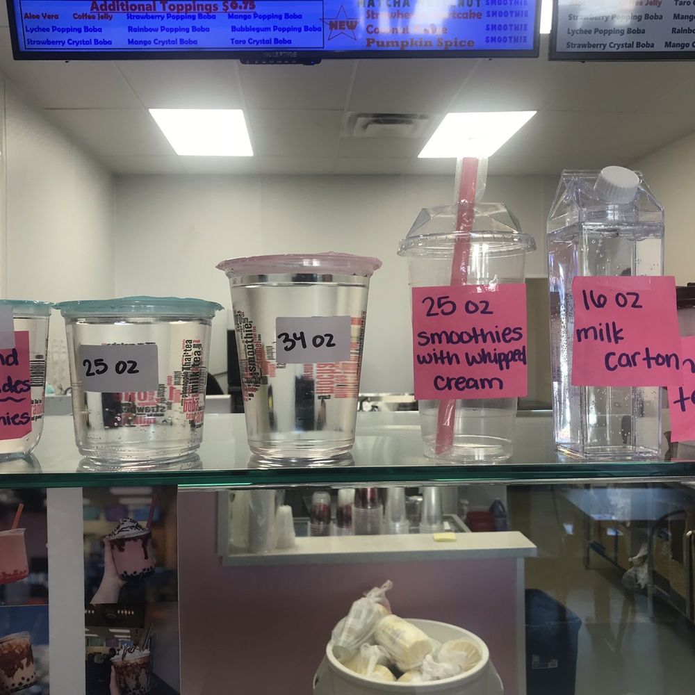 Uno Tea House - La Mirada - Size of the drinks and kitchen in the background - Bubble Tea Near Me - La Mirada, California Uno Tea House - La Mirada - Size of the drinks and kitchen in the background - Bubble Tea Near Me - La Mirada, California