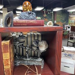 Garden City Library - Adult reading section decor