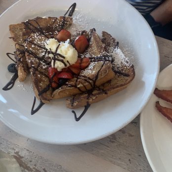 Toast Kitchen & Bar - House French Toast - Breakfast & Brunch Near Me - Brea, California