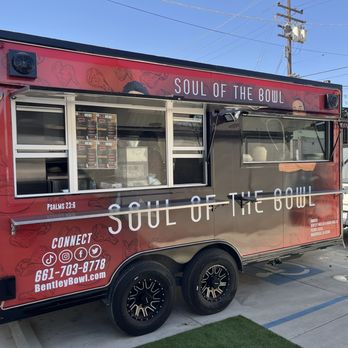Bentley Bowl - Soul Food Near Me - Bakersfield, California