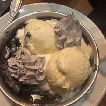 BJ's Restaurant & Brewhouse - Cookies 'N' Cream Pizookie - New American Near Me - West Palm Beach, Florida
