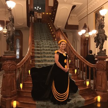 Iolani Palace - The staircase - Museums Near Me - Honolulu, Hawaii