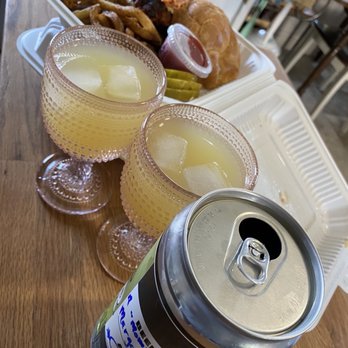 Maxwell's On Main - Fried Chicken Sammie boxes and a cocktail Crowler - New American Near Me - Doylestown, Pennsylvania Maxwell's On Main - Fried Chicken Sammie boxes and a cocktail Crowler - New American Near Me - Doylestown, Pennsylvania