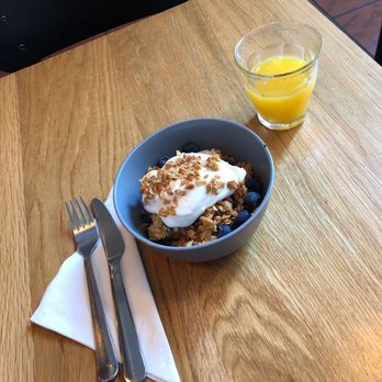 Spiga - Yogurt fresh blueberries and granola - Cafes Near Me - San Juan, Puerto Rico Spiga - Yogurt fresh blueberries and granola - Cafes Near Me - San Juan, Puerto Rico