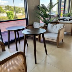 The Alley - Seating area