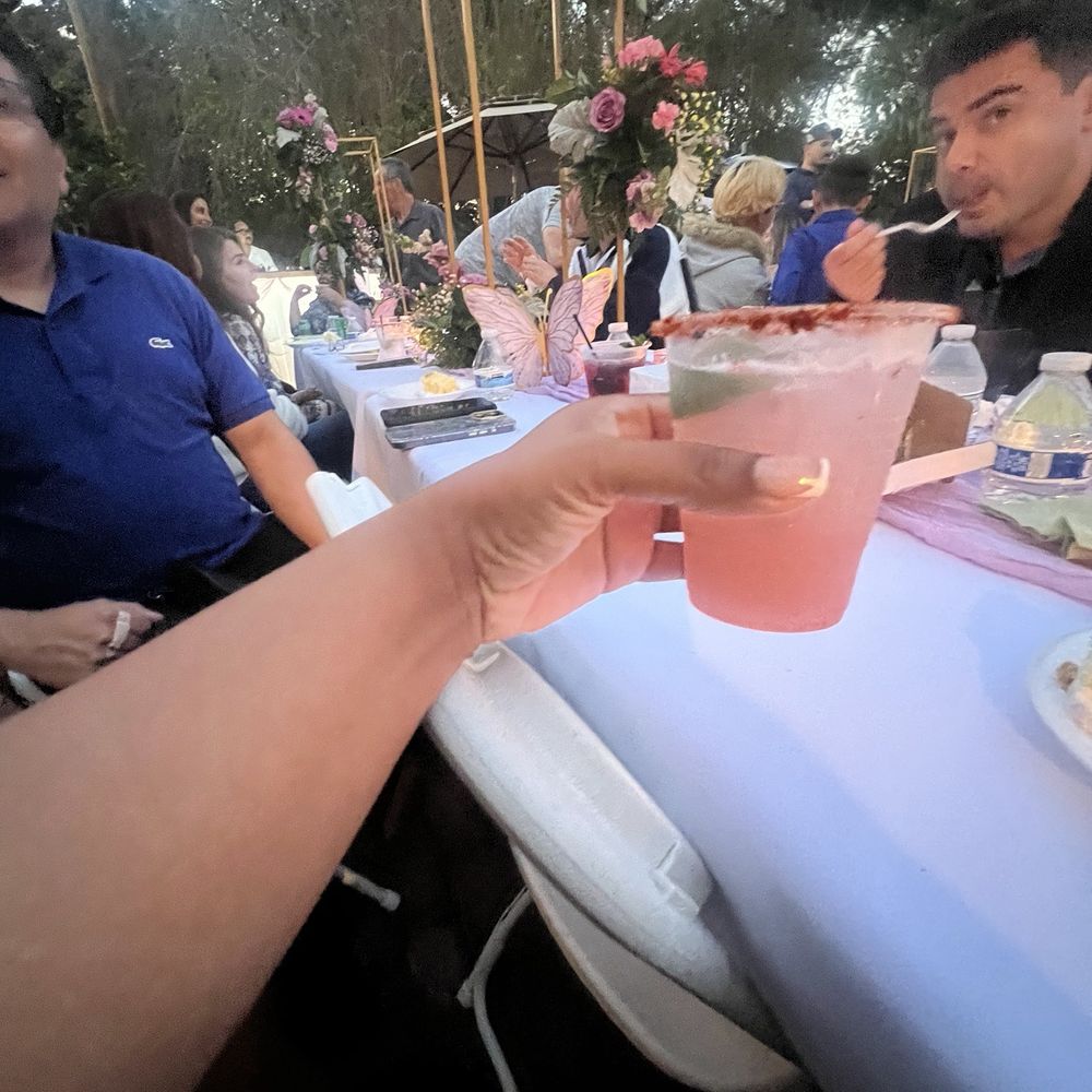 Pour the vibe is really the vibe great attitude and drinks are