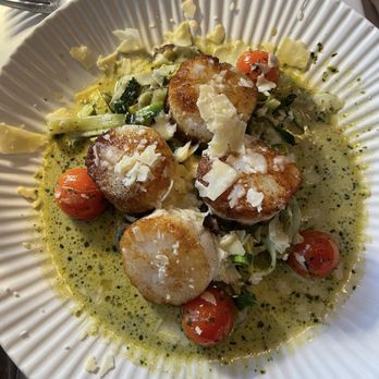 Hooked - Day Boat Scallops with zucchini and squash pasta, red onion, heirloom tomatoes, and creamy pesto - Seafood Near Me - Ocean City, Maryland Hooked - Day Boat Scallops with zucchini and squash pasta, red onion, heirloom tomatoes, and creamy pesto - Seafood Near Me - Ocean City, Maryland