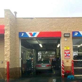 Valvoline Instant Oil Change - Oil Change Stations Near Me - Dearborn, Michigan Valvoline Instant Oil Change - Oil Change Stations Near Me - Dearborn, Michigan