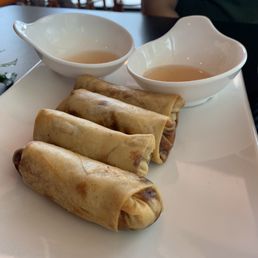 4 Egg Rolls