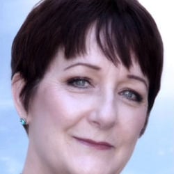 Lynn Yvonne Psychic Medium