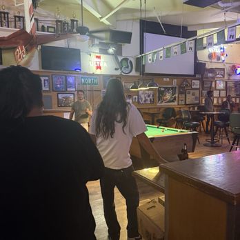 Farrington's - inside ambiance - Pool Halls Near Me - Pleasant Hill, California