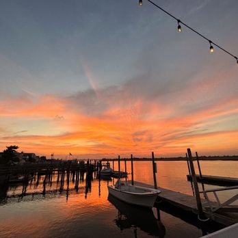 Long Island - Sunset at the clam bar - Local Flavor Near Me