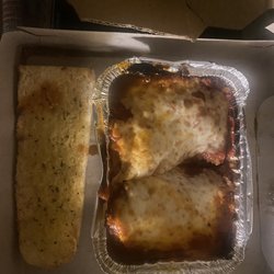 Paynes Pizza & More - Lasagna with garlic bread 5 Star!