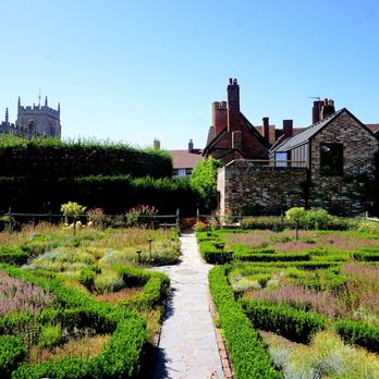 Shakespeare New Place - Knot Garden. - Museums Near Me - Stratford-upon-Avon, WAR