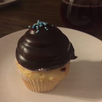 KB Confections Bake Shoppe - Bakeries Near Me - Lakewood, Ohio