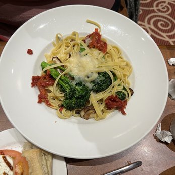 Agio Ristorante - Fettuccine Alfredo - Italian Near Me - Anaheim, California Agio Ristorante - Fettuccine Alfredo - Italian Near Me - Anaheim, California