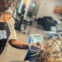 New Wave Salon and Spa - Mimi Curly cut specialist . Level 3 deva Certified.