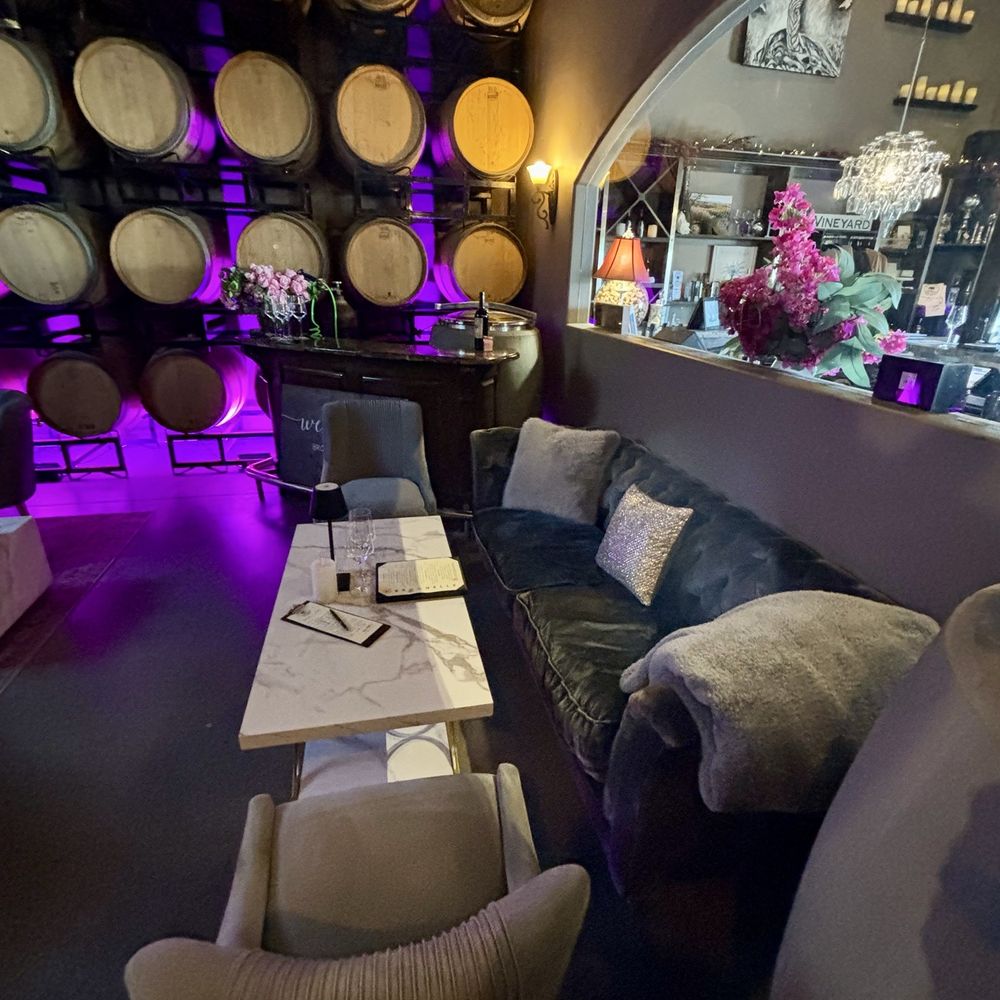 Brochelle Vineyards - Wine Tasting Room Near Me - Paso Robles, California