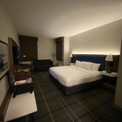 Comfort Suites Newport News Airport - Room