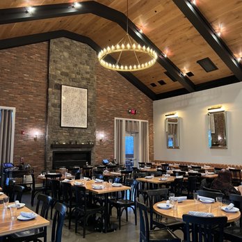 Lucco Cucina & Bar - Indoor dining area - Italian Near Me - Florham Park, New Jersey Lucco Cucina & Bar - Indoor dining area - Italian Near Me - Florham Park, New Jersey