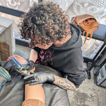 Full Circle Tattoo - Tattoo Near Me - San Diego, California Full Circle Tattoo - Tattoo Near Me - San Diego, California
