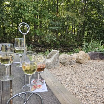 Grandfather Vineyard - White wine sampler - Wineries Near Me - Banner Elk, North Carolina