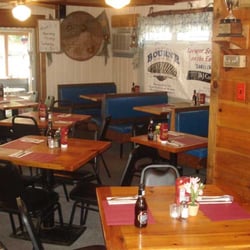 J And J Seafood - The dineing room