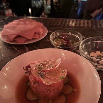 The Nines - Tuna tartare - New American Near Me - New York, New York