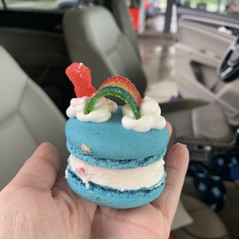 Honeymoon Bakery - Sour Patch Kid macaron - Desserts Near Me - Rome, Georgia