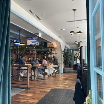 Halcyon, a hotel in Cherry Creek - Hotels Near Me - Denver, Colorado