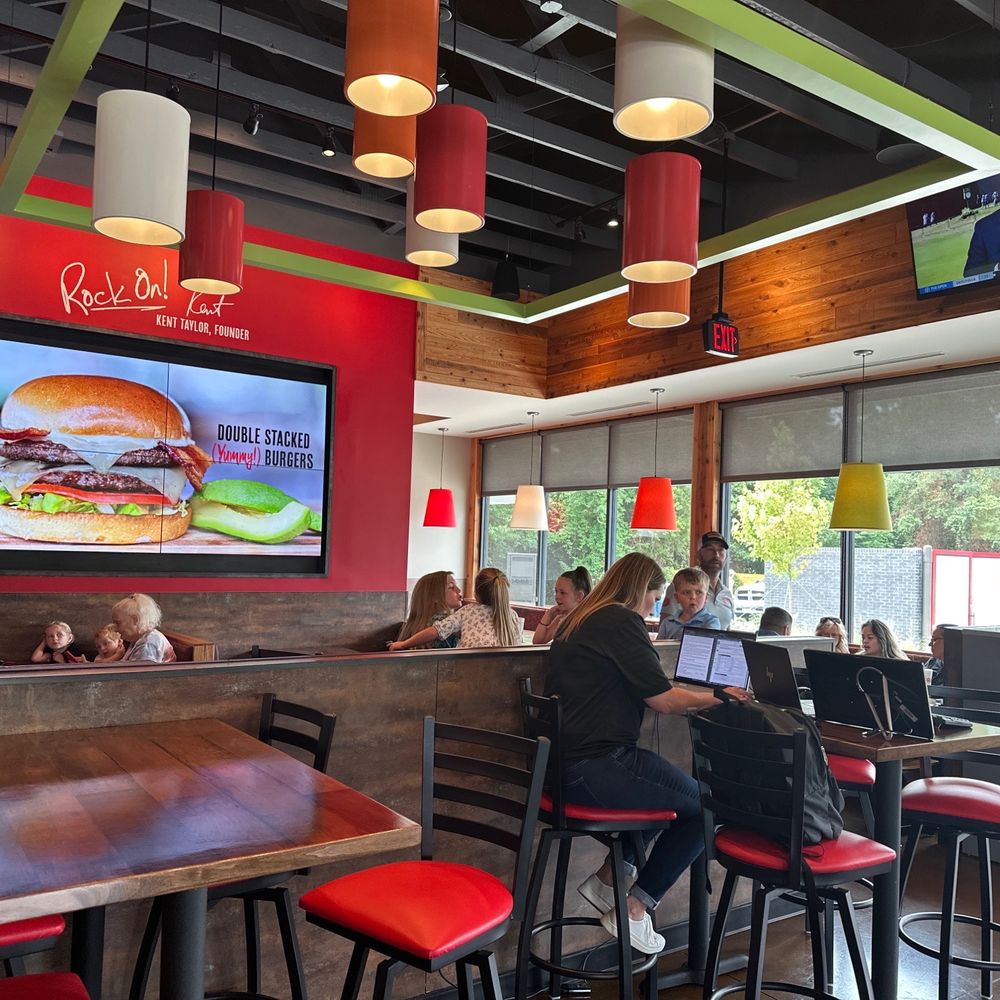 Jaggers - Part of the Seating area - Sandwiches Near Me - Jacksonville, North Carolina Jaggers - Part of the Seating area - Sandwiches Near Me - Jacksonville, North Carolina