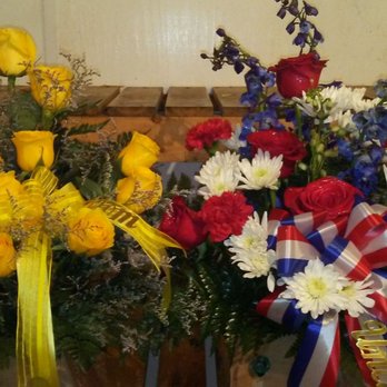 Lansing Floral Shop - Lansing Floral does it on the spot! Had these two done for my mom and my Uncle. - Florists Near Me - Lansing, Illinois