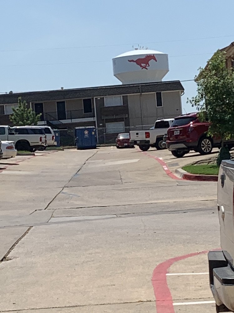 RIDGE CREST APARTMENTS Updated May 2024 2805 Mustang Dr, Grapevine