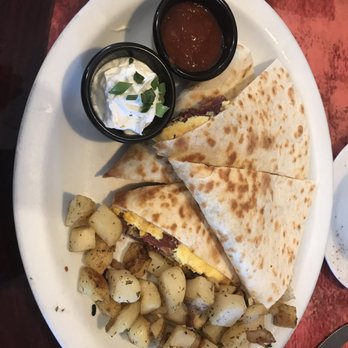 Le Peep - Bacon & egg quesadilla - Breakfast & Brunch Near Me - Edison, New Jersey Le Peep - Bacon & egg quesadilla - Breakfast & Brunch Near Me - Edison, New Jersey