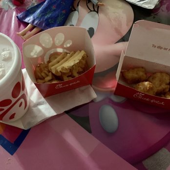 Chick-fil-A - Kids Meal with Lemonade. - Fast Food Near Me - Phoenix, Arizona