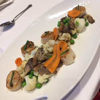 The Windsor Club - Scallops as entree - Social Clubs Near Me - Windsor, Ontario The Windsor Club - Scallops as entree - Social Clubs Near Me - Windsor, Ontario